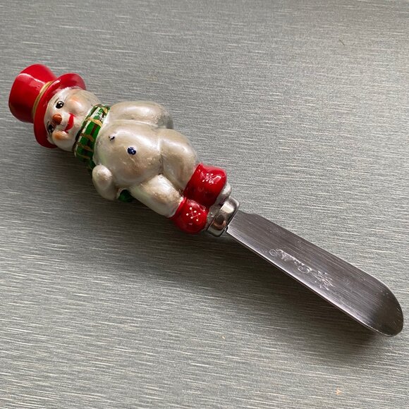 Five Christmas Cheese/Butter Spreaders. Cute detailed Santas and Snowman - Picture 2 of 7